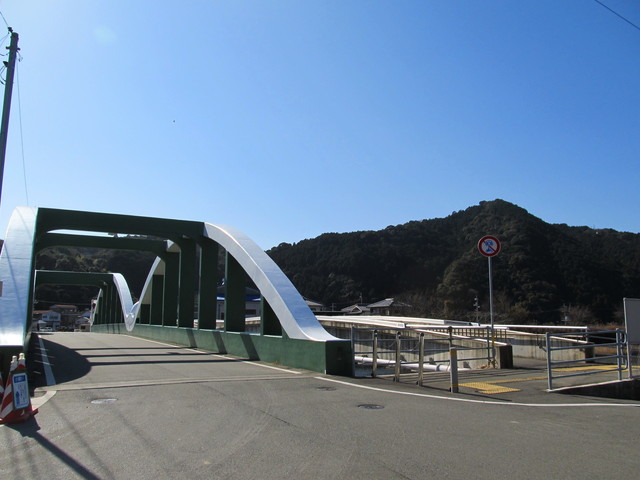 t24_070.jpg